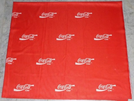 8814-6 € 10,00 coca cola tafelkleed 160x130 cm